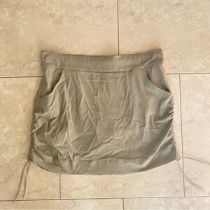 Columbia Women's tan Mini Skort
